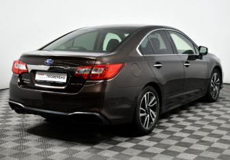 Подержанный автомобиль Subaru Legacy Sedan 2019 года (5 фото)