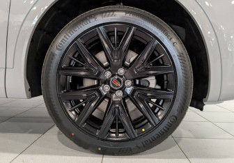 Новый Hongqi HS5 2025 (7 фото)