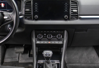 Подержанный автомобиль Skoda Karoq 2020 года (15 фото)