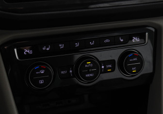 Подержанный автомобиль Volkswagen Tiguan 2020 года (14 фото)