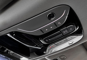 Подержанный автомобиль GAC GS8 2020 года (30 фото)