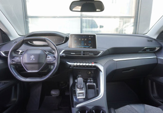 Подержанный автомобиль Peugeot 5008 Suv 2018 года (12 фото)