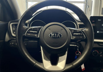 Подержанный автомобиль Kia Ceed Hatchback 2020 года (14 фото)
