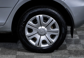 Подержанный автомобиль Skoda Fabia Hatchback 2014 года (15 фото)