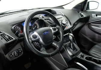 Подержанный автомобиль Ford Kuga 2016 года (9 фото)