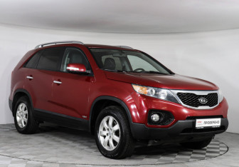 Подержанный автомобиль Kia Sorento 2010 года (2 фото)