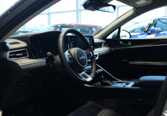 Новый Kia K5 2025 (16 фото)