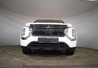 Новый Mitsubishi Outlander 2023 (11 фото)