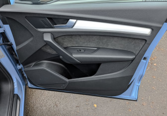 Подержанный автомобиль Audi SQ5 2019 года (24 фото)