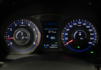 Подержанный автомобиль Hyundai i40 Sedan 2014 года (12 фото)