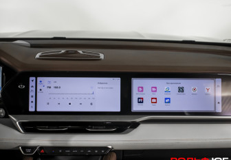 Подержанный автомобиль Geely Monjaro 2023 года (15 фото)