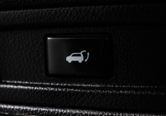 Подержанный автомобиль Infiniti QX70 2014 года (20 фото)