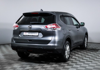Подержанный автомобиль Nissan X-Trail 2018 года (5 фото)