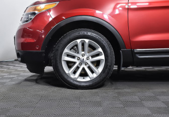 Подержанный автомобиль Ford Explorer 2012 года (7 фото)