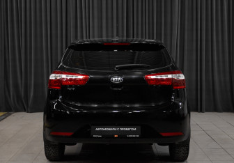 Подержанный автомобиль Kia Rio Hatchback 2014 года (5 фото)