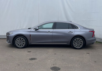Подержанный автомобиль Hongqi H5 2024 года (8 фото)