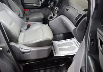 Подержанный автомобиль Hyundai Grand Starex 2011 года (9 фото)