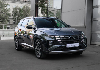 Подержанный автомобиль Hyundai Tucson 2022 года (3 фото)