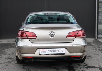Подержанный автомобиль Volkswagen Passat CC 2012 года (5 фото)
