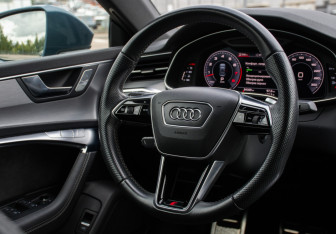 Подержанный автомобиль Audi A7 2018 года (16 фото)