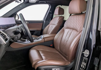 Подержанный автомобиль BMW X5 2024 года (20 фото)