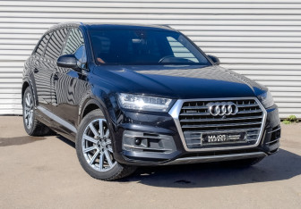 Подержанный автомобиль Audi Q7 2017 года (3 фото)