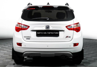 Подержанный автомобиль Changan CS35 2018 года (4 фото)