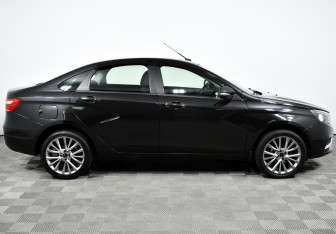 Подержанный автомобиль LADA (ВАЗ) Vesta Sedan 2017 года (4 фото)