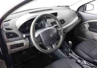 Подержанный автомобиль Renault Megane Hatchback 2013 года (5 фото)