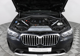 Подержанный автомобиль BMW X3 2021 года (10 фото)