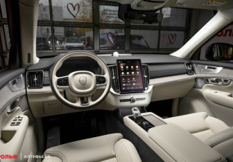 Новый Volvo XC90 2025 (5 фото)