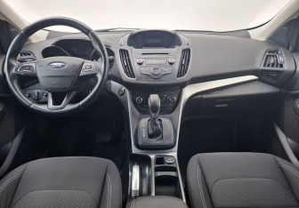 Подержанный автомобиль Ford Kuga 2017 года (12 фото)