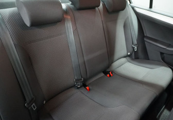 Подержанный автомобиль Volkswagen Jetta Sedan 2012 года (12 фото)