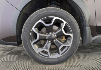 Подержанный автомобиль Subaru XV 2012 года (12 фото)
