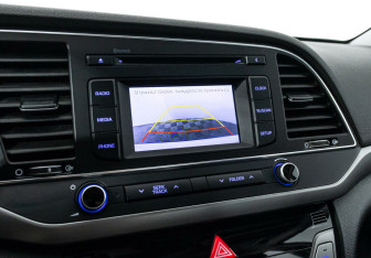 Подержанный автомобиль Hyundai Elantra Sedan 2017 года (12 фото)