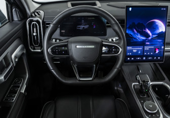 Подержанный автомобиль Jaecoo J7 2023 года (10 фото)