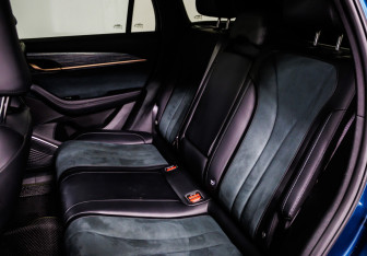 Подержанный автомобиль Geely Monjaro 2023 года (12 фото)