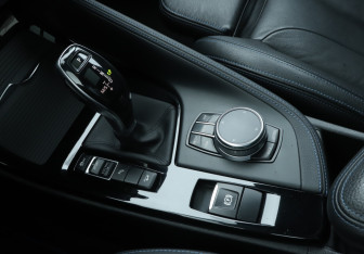 Подержанный автомобиль BMW X2 2018 года (15 фото)