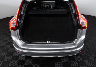 Подержанный автомобиль Volvo XC60 2015 года (9 фото)