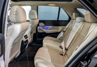 Подержанный автомобиль Mercedes-Benz GLE 2023 года (12 фото)