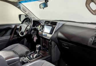 Подержанный автомобиль Toyota Land Cruiser Prado 2019 года (11 фото)