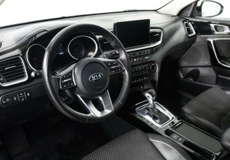 Подержанный автомобиль Kia Ceed Hatchback 2018 года (7 фото)