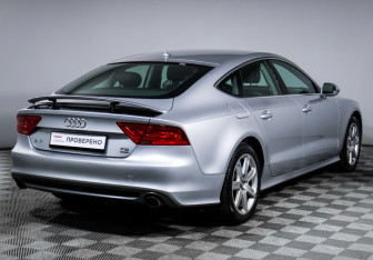 Подержанный автомобиль Audi A7 2013 года (5 фото)