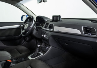 Подержанный автомобиль Audi Q3 2015 года (9 фото)