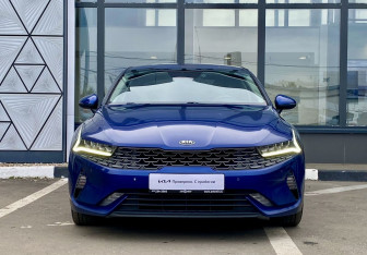Подержанный автомобиль Kia K5 2021 года (2 фото)