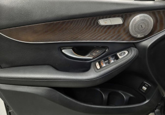 Подержанный автомобиль Mercedes-Benz GLC Coupe 2020 года (16 фото)