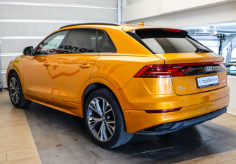 Подержанный автомобиль Audi Q8 2019 года (6 фото)
