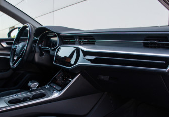 Подержанный автомобиль Audi A6 Sedan 2019 года (10 фото)