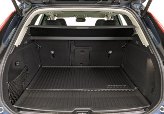 Новый Volvo XC60 2025 (8 фото)