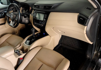 Подержанный автомобиль Nissan X-Trail 2021 года (11 фото)